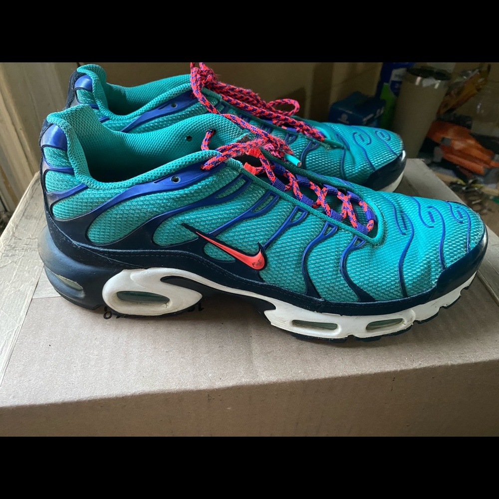 Nike air max plus. Size: 10.5